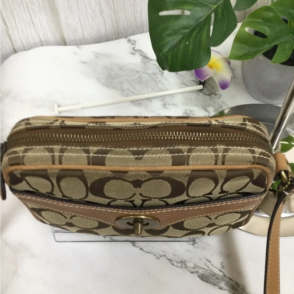 GUC Coach Signature Canvas Crossbody Bag in Khaki Tan